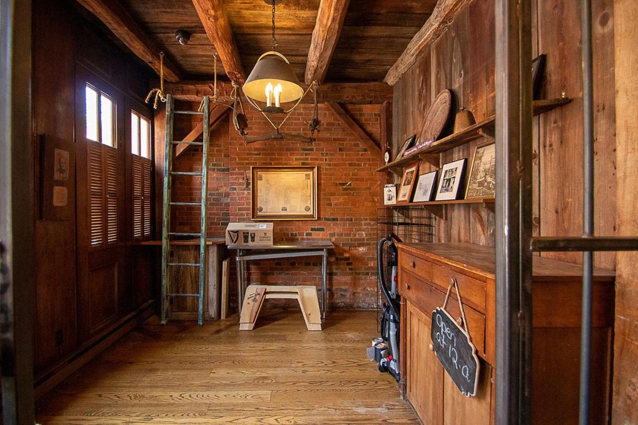Country Squire Inn And Suites Coshocton Zewnętrze zdjęcie