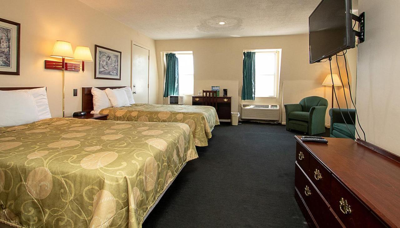 Country Squire Inn And Suites Coshocton Zewnętrze zdjęcie