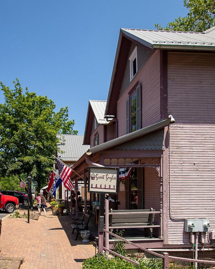 Country Squire Inn And Suites Coshocton Zewnętrze zdjęcie