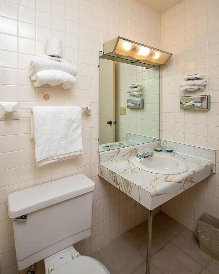 Country Squire Inn And Suites Coshocton Zewnętrze zdjęcie